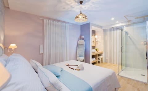 Shower, Bathroom, Bedroom