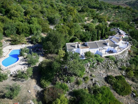 Facade/entrance, View (from property/room)