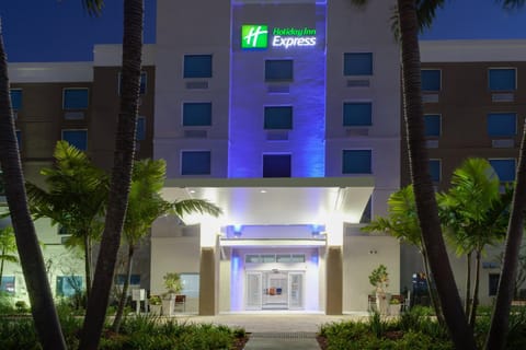 Holiday Inn Express Hotel & Suites Fort Lauderdale Airport/Cruise Port, an IHG Hotel Hôtel in Dania Beach