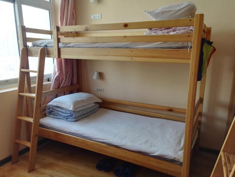 bunk bed