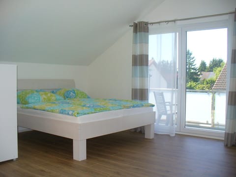 Bed, Balcony/Terrace, Photo of the whole room, Bedroom, Family