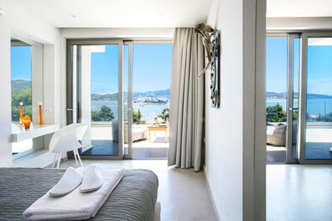 Balcony/Terrace, Bedroom, City view, Landmark view, Sea view