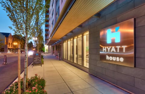 Hyatt House Portland / Downtown Hotel in Portland