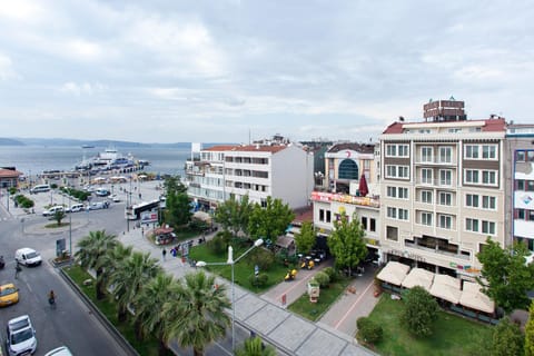 Property building, Day, Neighbourhood, Bird's eye view, Balcony/Terrace, City view, Street view, Location