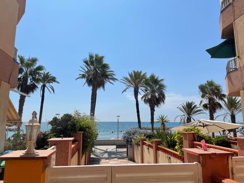 Facade/entrance, View (from property/room), Beach, Sea view