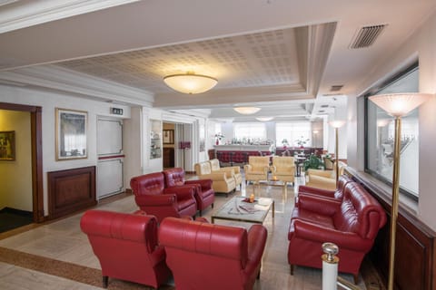 Lobby or reception, Lounge or bar