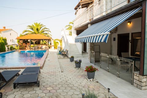 Patio, Swimming pool, Swimming pool