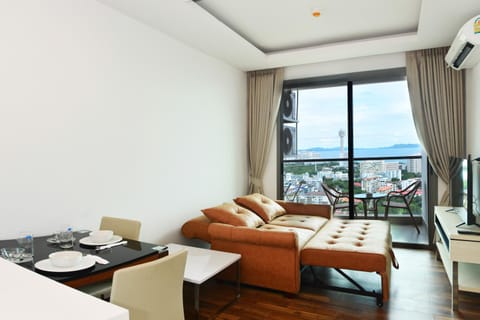 Peak Towers Condominium Condo in Pattaya City