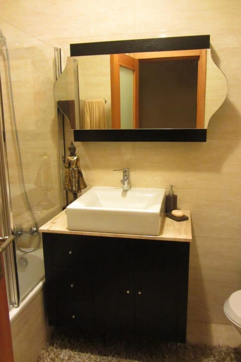 Shower, Toilet, Bathroom, Area and facilities