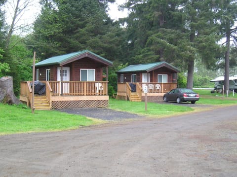 Seaside Camping Resort Studio Cabin 4 Campground/ 
RV Resort in Seaside