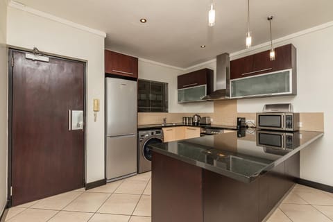 ITC Icon Two bedroom Apartment with lovely balcony Eigentumswohnung in Cape Town