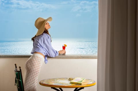 View (from property/room), Balcony/Terrace, Sea view