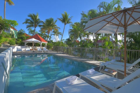 Pool view, Swimming pool, sunbed