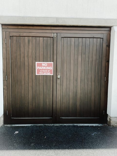 No.10 Broadway Apartment in Broadway