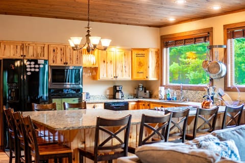 Whiteface Mountain Chalet Casa in Wilmington