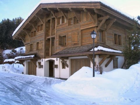 Facade/entrance, Winter