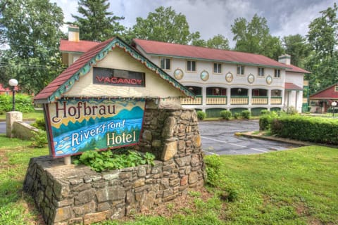 Hofbrau Riverfront Hotel Hotel in Helen