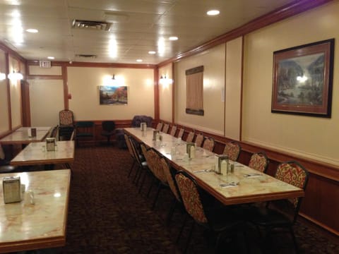 Restaurant/places to eat, Dining area, Meeting/conference room, Area and facilities