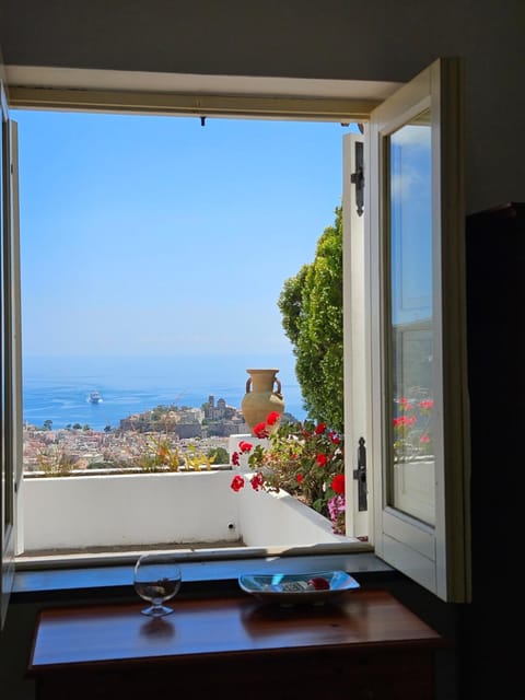 Bedroom, City view, Sea view