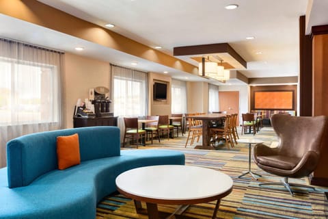 Fairfield Inn & Suites by Marriott Toledo Maumee Hotel in Maumee