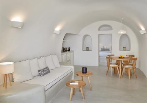 Kitchen or kitchenette, Living room, Photo of the whole room, Seating area