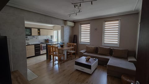 Nikolovi Home Apartments Condo in Pomorie