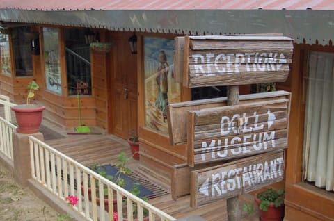 Royal Dutch Resorts and Doll Museum Resort in Uttarakhand