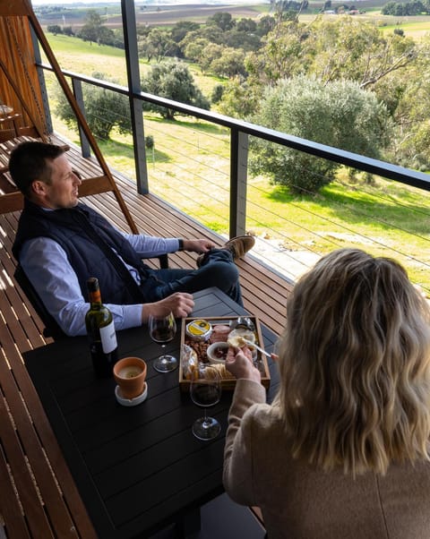 Barossa Pavilions & Glasshouse Chalet in Lyndoch