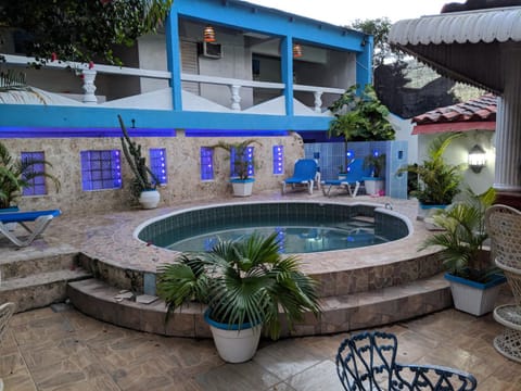 Hotel El Tronco Inc Alojamiento y desayuno in Boca Chica