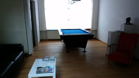 Billiard, Living room