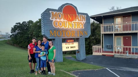 Mountain Country Motor Inn Motel in Table Rock Lake
