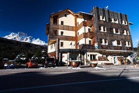 Property building, Day, Winter, Mountain view