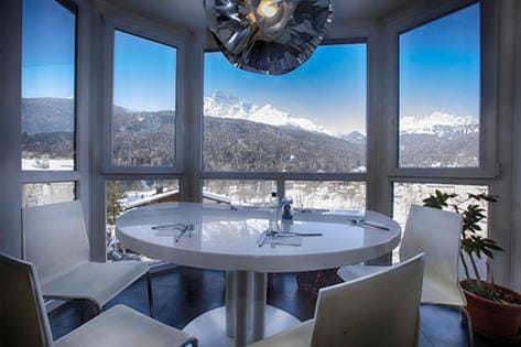 Dining area, Mountain view