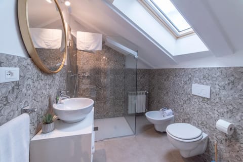 Shower, Toilet, Bathroom, bidet