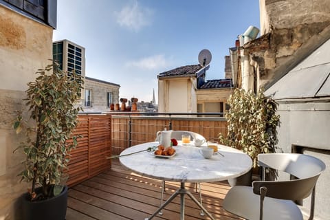 Balcony/Terrace, Seating area, City view, Quiet street view