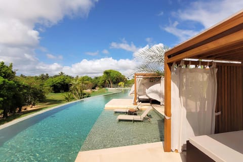 Day, Pool view, Swimming pool, sunbed