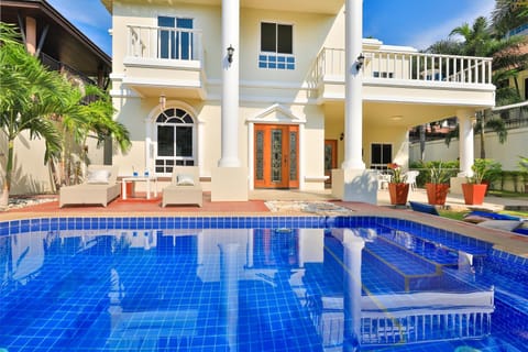 Sweet Villas Pattaya Chalet in Pattaya City
