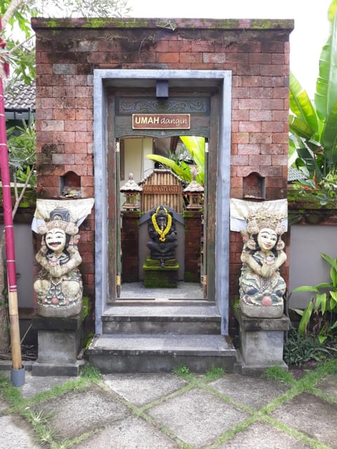 Umah Dangin Guest House Bed and Breakfast in Ubud