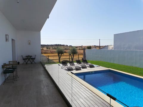 Property building, Off site, Balcony/Terrace, Pool view