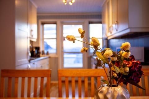 View (from property/room), Dining area, kitchen