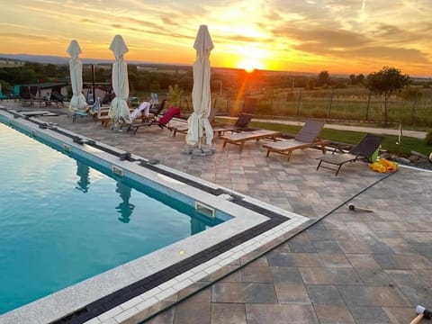 View (from property/room), Pool view