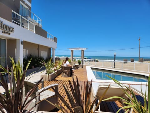 Facade/entrance, Hot Tub, Solarium, Sea view, Swimming pool