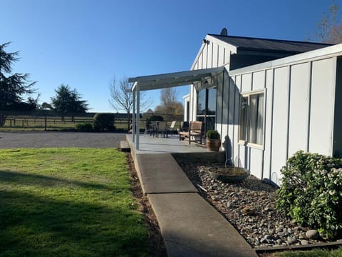 Spires Barn Lodge Natur-Lodge in Christchurch