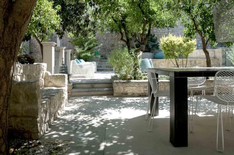 Patio, Garden, Dining area, Garden view