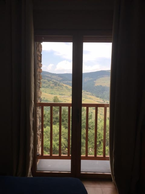 Photo of the whole room, Decorative detail, Garden view, Mountain view, Street view