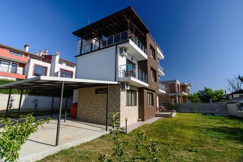 Galata Residence House in Varna