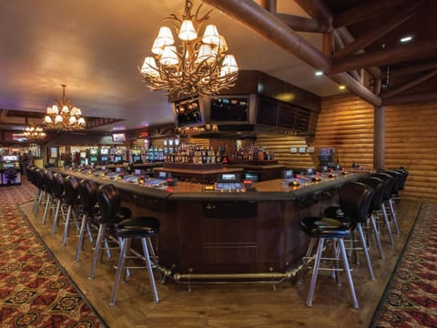 Casino, Lounge or bar, Alcoholic drinks