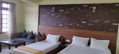 Apsara Guest House Bed and Breakfast in Bangladesh