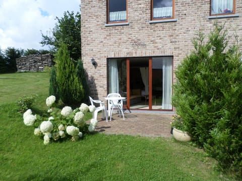 Patio, Facade/entrance, Garden, Balcony/Terrace
