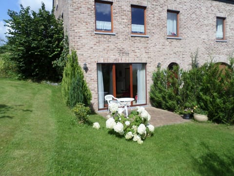 Patio, Facade/entrance, Garden, Balcony/Terrace